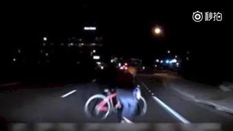 行车安全爆料视频,揭秘曝光视频中的惊险瞬间  第1张